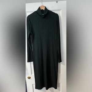 Hunter green bodycon midi dress (turtle neck )